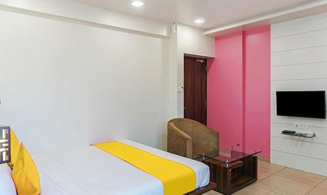 Fabhotel Karishma Palace Supe Bagian luar foto